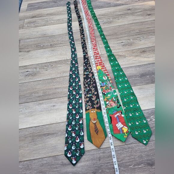 4 Christmas Holiday Ties Yule Tide Traditions, Cape Cod Neckwear, looney tunea - Picture 2 of 13